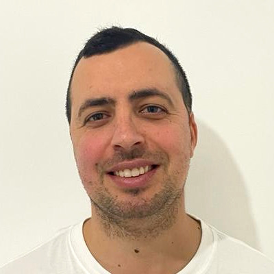 רז עזרא וישניה